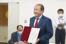 小田原市長当選証書授与
